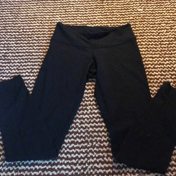 Black Lululemon full length low waisted leggings - Picture 2 of 3